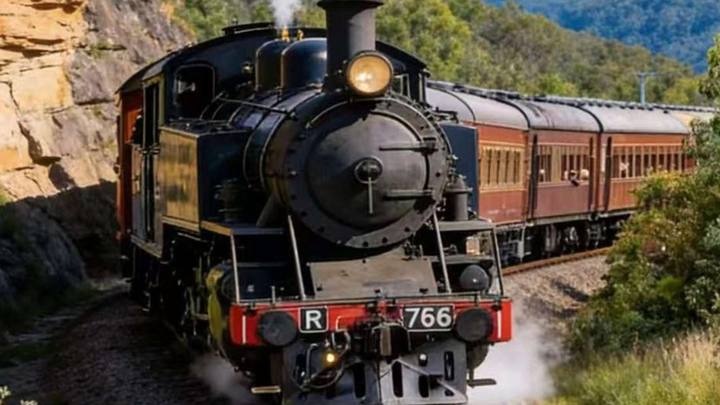 Blue Mountains Steam Train & Mercedes Sprinter Tour (Aus Asia Holiday)