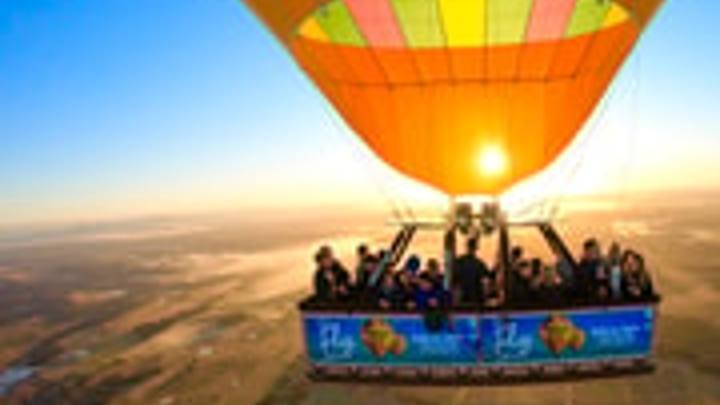 Byron Bay: Sunrise Hot Air Balloon Flight with Breakfast (Balloon Aloft)