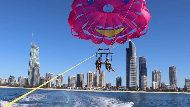 Parasailing in Surfers Paradise (Gold Coast Parasail)