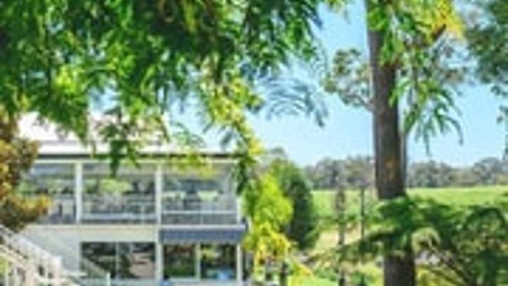 From Perth: 2-Day Margaret River Coastal Wine Tour & Stay (Unwind Tours)