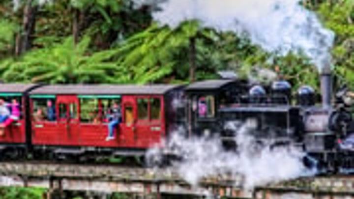 Melbourne: Puffing Billy & Healesville Sanctuary Scenic Tour (Wine Hop And Coastal Tours)