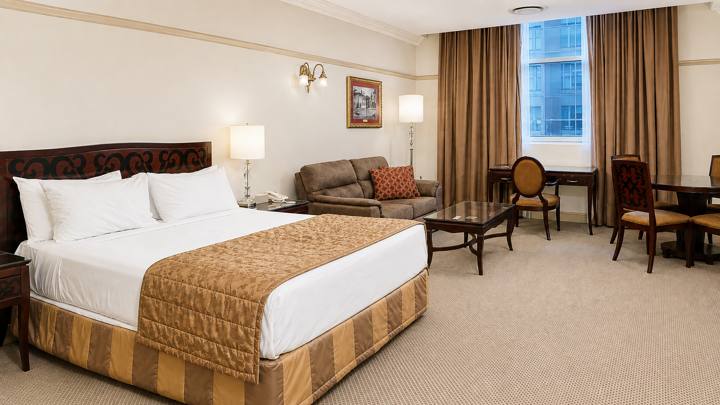 Royal Albert Hotel – Deluxe Room