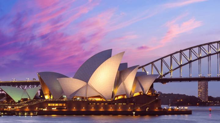 Opera House-Harbour Bridge-The Rocks Guided Tour (Scandic Tours)