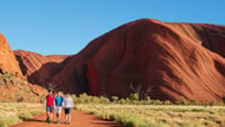 Uluru: Sacred Sites & Sunset Tour with Wine & Cheeseboard (AAT Kings)