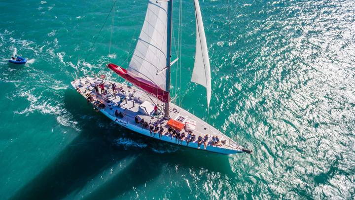 2-Day 1-Night Snorkel, Sailing & Whitehaven Beach (OzSail Whitsunday)
