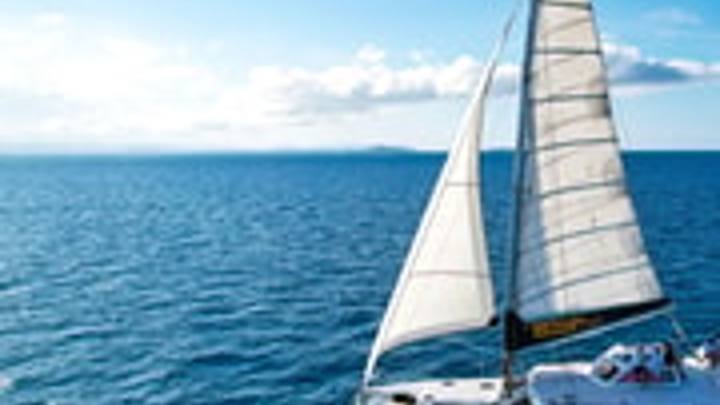 Whitsunday Islands: Luxe Small-Group Sail, SUP & Snorkel (Wings Sailing Charters Whitsundays)