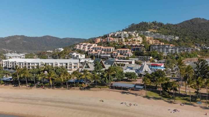 Whitsundays to Cairns (Without Sailing From Apr '27) (Contiki)