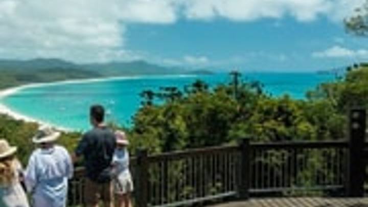 From Airlie: Whitsundays and Whitehaven Half-Day Cruise (Cruise Whitsundays)
